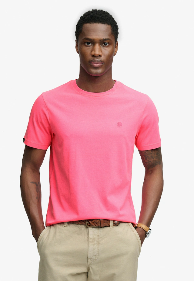 Superdry Rundhalsshirt »CLASSIC ESSENTIAL NEON TEE« Relaxed Fit, aus Baumwolle und Single Jersey, Kurzarm Superdry Rundhalsshirt »CLASSIC ESSENTIAL NEON TEE« Relaxed Fit, aus Baumwolle und Single Jersey, Kurzarm