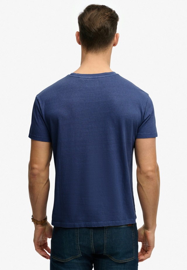 Superdry »COTTON CLASSIC LINEN PKT TEE« Baumwollmischung, relaxed fit aus luftig leichtem Baumwoll-Leinen-Mix