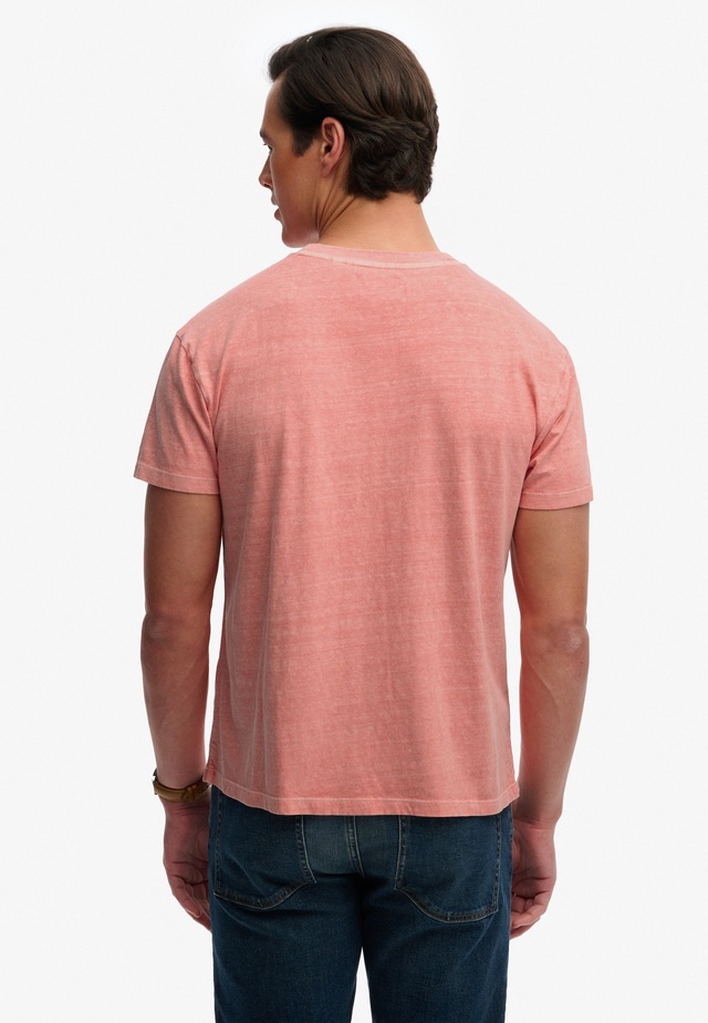 Superdry »COTTON CLASSIC LINEN PKT TEE« Baumwollmischung, relaxed fit aus luftig leichtem Baumwoll-Leinen-Mix