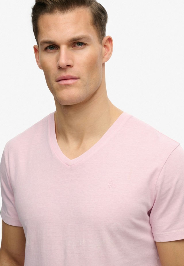 Superdry Rundhalsshirt »CLASSIC COTTON LINEN VEE« Baumwollmischung, relaxed fit aus luftig leichtem Baumwoll-Leinen-Mix