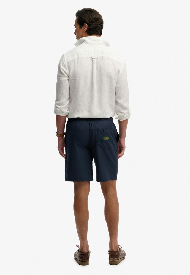 Superdry Badeshorts »LOGO 19 BOARDSHORT« lockere Passform, bedruckte Optik, aus Polyester
