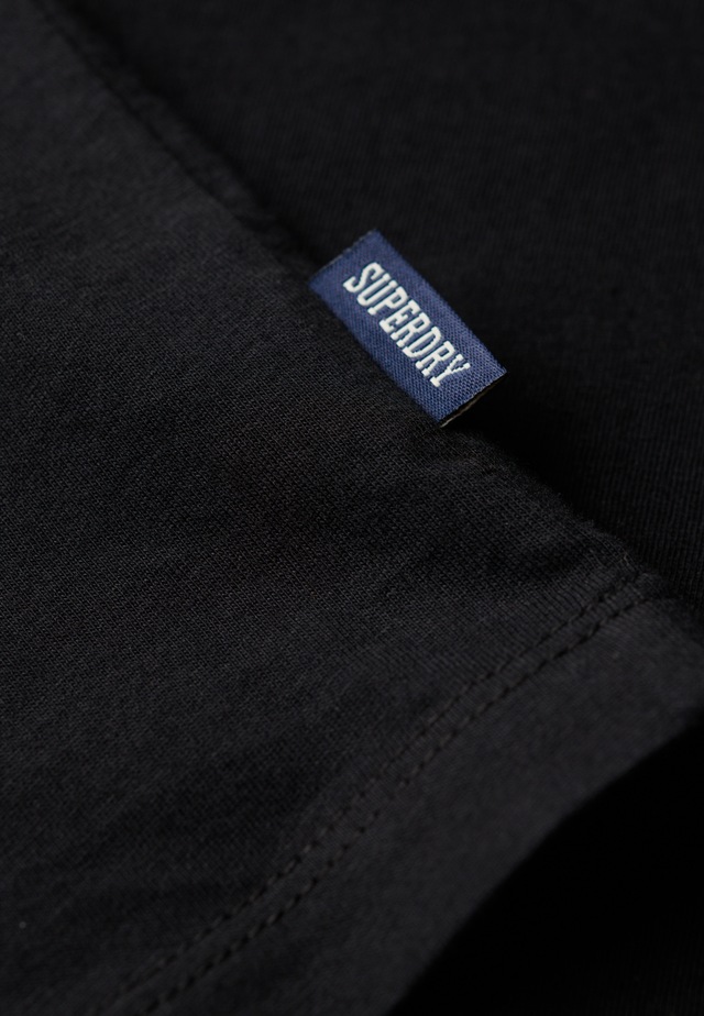Superdry Tanktop »ESSENTIAL LOGO VEST UB« mit Markenlabel, aus Baumwolle und Single Jersey, Slim Fit, ärmellos