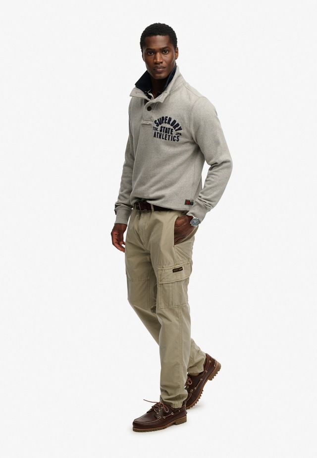 Superdry Cargohose »RIPSTOP LIGHT CARGO PANT« Regular Fit, knöchellange Schnittform, mit Reißverschluss