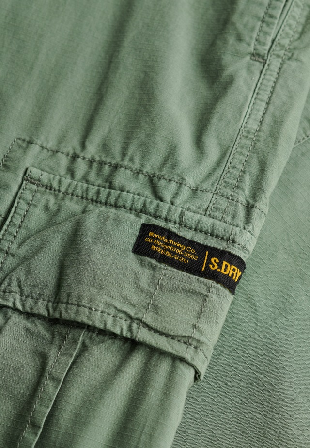 Superdry Cargohose »RIPSTOP LIGHT CARGO PANT« Regular Fit, knöchellange Schnittform, mit Reißverschluss
