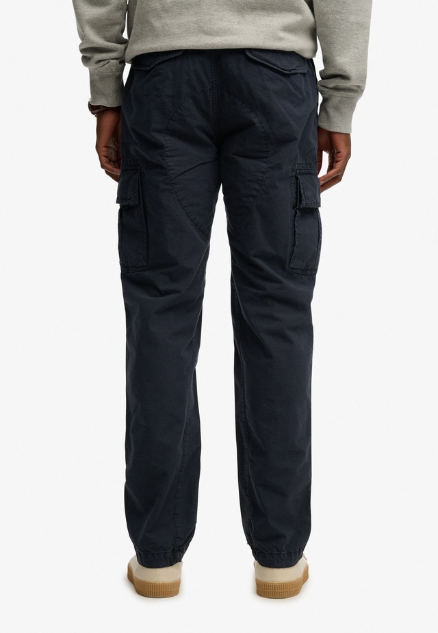 Superdry Cargohose »RIPSTOP LIGHT CARGO PANT« Regular Fit, knöchellange Schnittform, mit Reißverschluss