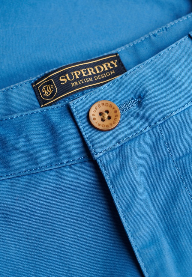 Superdry Chinoshorts »PREMIUM REGULAR CHINO SHORT« aus Baumwollmischung mit Elasthan, Relaxed Fit, unifarben, knielang