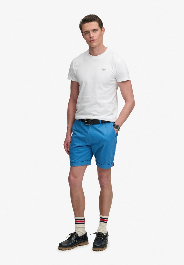 Superdry Chinoshorts »PREMIUM REGULAR CHINO SHORT« aus Baumwollmischung mit Elasthan, Relaxed Fit, unifarben, knielang