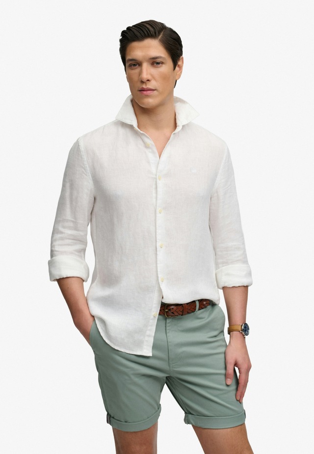 Superdry Chinoshorts »PREMIUM REGULAR CHINO SHORT« aus Baumwollmischung mit Elasthan, Relaxed Fit, unifarben, knielang