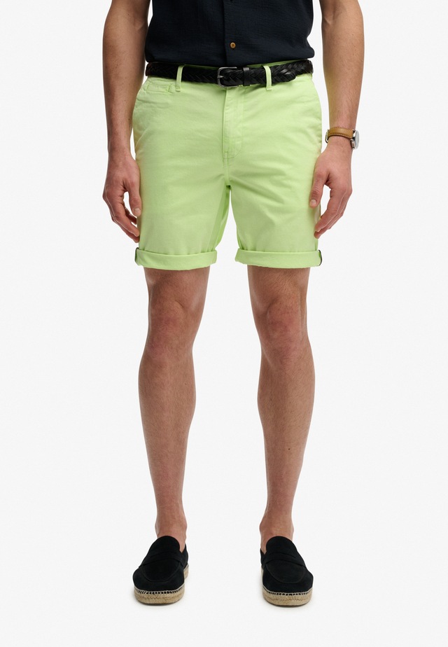 Superdry Chinoshorts »PREMIUM REGULAR CHINO SHORT« aus Baumwollmischung mit Elasthan, Relaxed Fit, unifarben, knielang