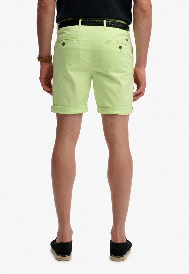 Superdry Chinoshorts »PREMIUM REGULAR CHINO SHORT« aus Baumwollmischung mit Elasthan, Relaxed Fit, unifarben, knielang