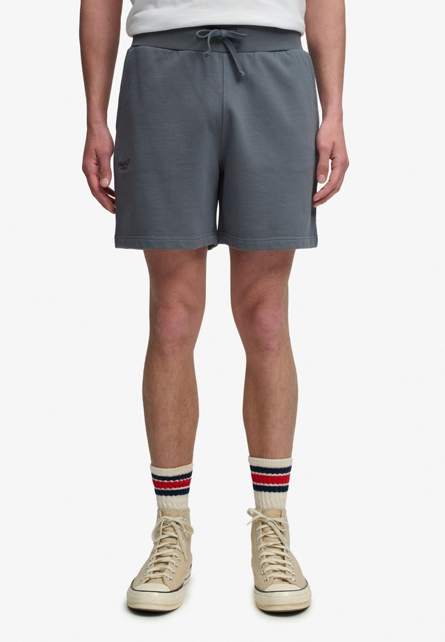 Superdry Sweatshorts »ESSENTIAL LOGO CLASSIC SHORT« Relaxed Fit, mit Gummizug, knielange Form, unifarben