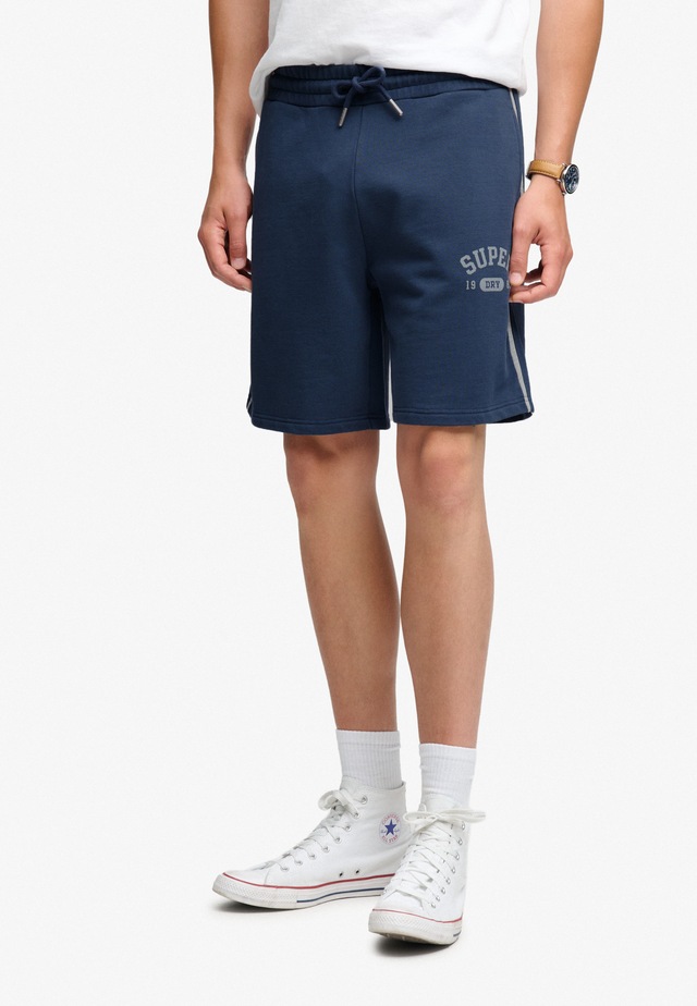 Superdry Sweatshorts »ATH ESS SHORT« aus Baumwolle und Polyester, Loose Fit, mit Tunnelzug, melierte Optik