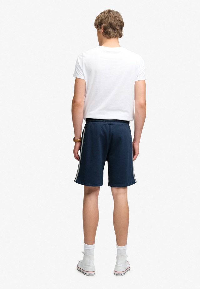 Superdry Sweatshorts »ATH ESS SHORT« aus Baumwolle und Polyester, Loose Fit, mit Tunnelzug, melierte Optik