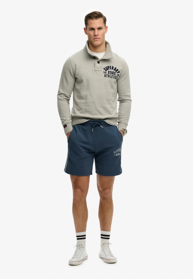 Superdry Sweatshorts »ATH ESS SHORT« aus Baumwolle und Polyester, Loose Fit, mit Tunnelzug, melierte Optik