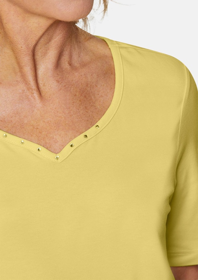 GOLDNER Langarm-Poloshirt »Kurzgröße Halbarm Basic-Shirt aus Baumwolle« Ausschnitt in Herzform mit Schmucksteinen verziert