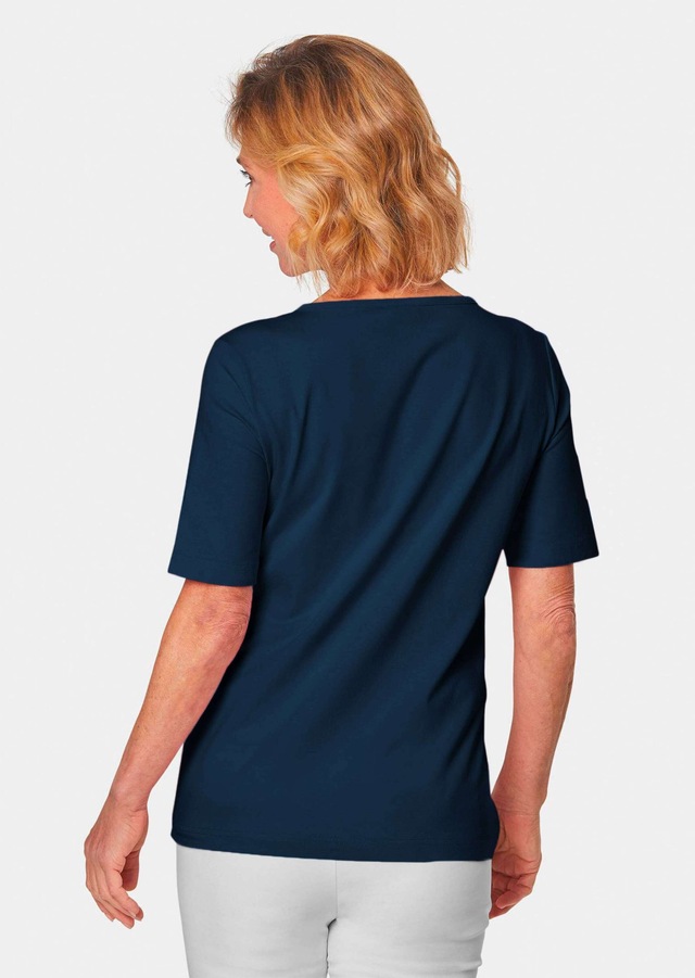 GOLDNER Langarm-Poloshirt »Kurzgröße Halbarm Basic-Shirt aus Baumwolle« Ausschnitt in Herzform mit Schmucksteinen verziert