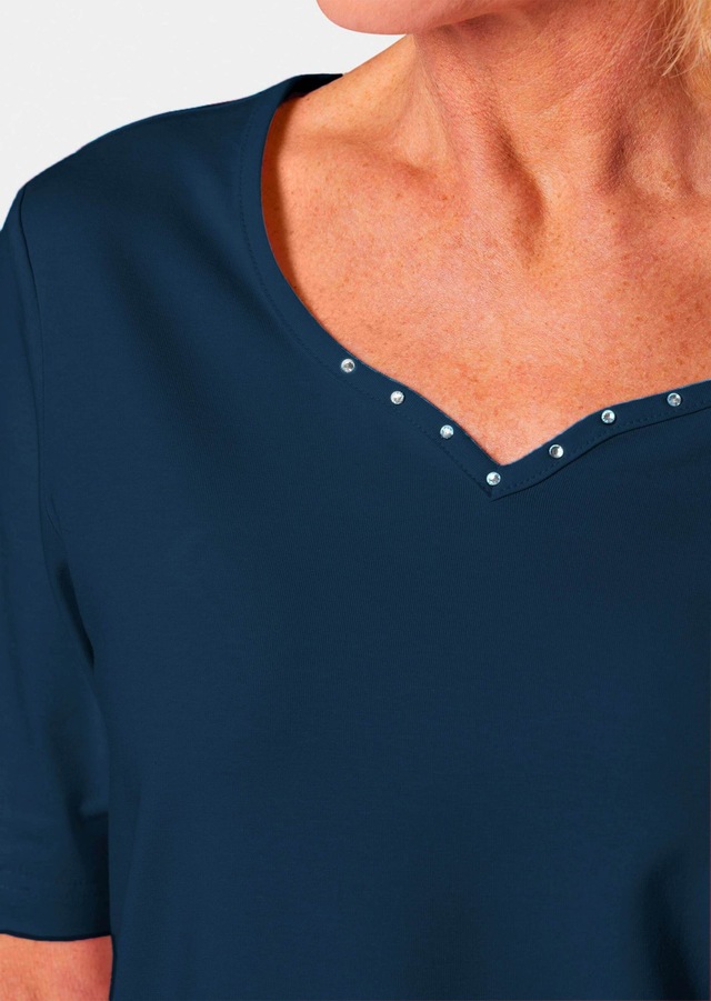 GOLDNER Langarm-Poloshirt »Kurzgröße Halbarm Basic-Shirt aus Baumwolle« Ausschnitt in Herzform mit Schmucksteinen verziert
