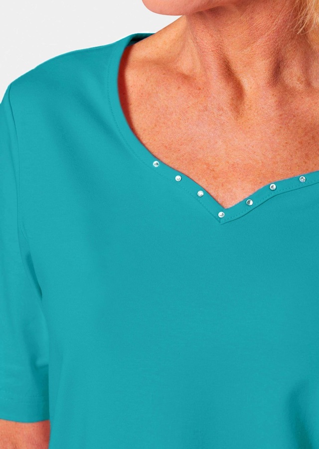 GOLDNER Langarm-Poloshirt »Kurzgröße Halbarm Basic-Shirt aus Baumwolle« Ausschnitt in Herzform mit Schmucksteinen verziert