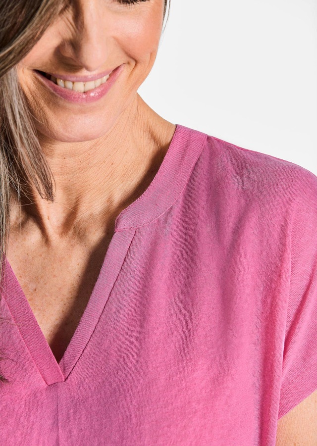 GOLDNER Kurzarmshirt »Kurzgröße Luftiges Basicshirt mit V-Ausschnitt« Sonstige
