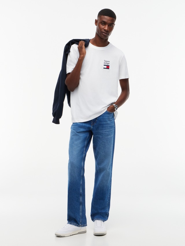 Tommy Hilfiger T-Shirt »BRAND LOVE TEXT STACK« Regular fit mit Rundhalsausschnitt