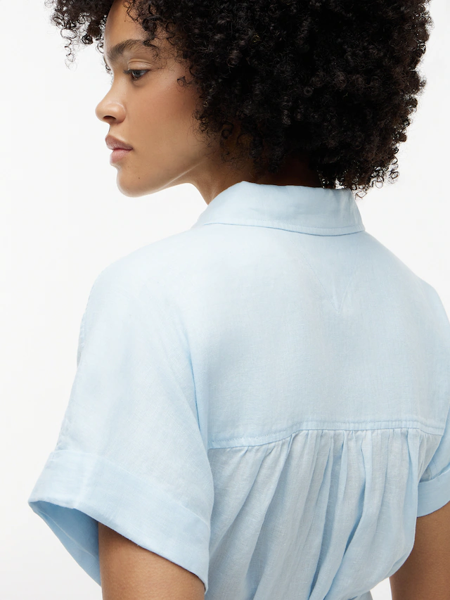 Tommy Hilfiger Hemdblusenkleid »LINEN BELTED KNEE SS SHIRT DRESS« doppelte Eingrifftaschen mit Bindegürtel