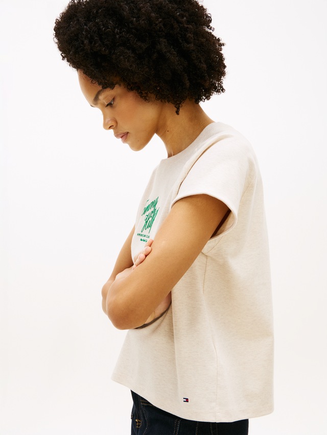 Tommy Hilfiger Kurzarmshirt »SEASONAL SCRIPT CAP SLV TEE« mit Raglanärmeln, Relaxed Fit