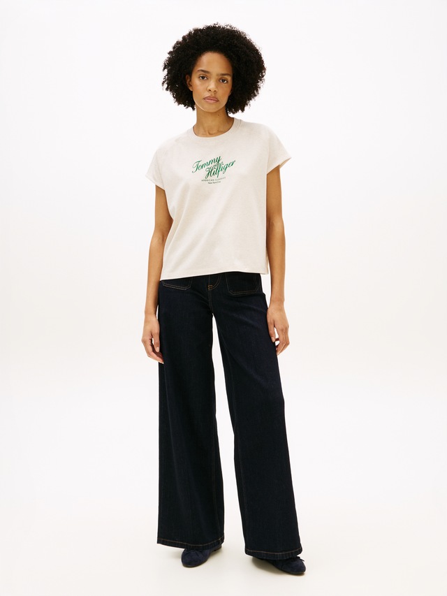 Tommy Hilfiger Kurzarmshirt »SEASONAL SCRIPT CAP SLV TEE« mit Raglanärmeln, Relaxed Fit
