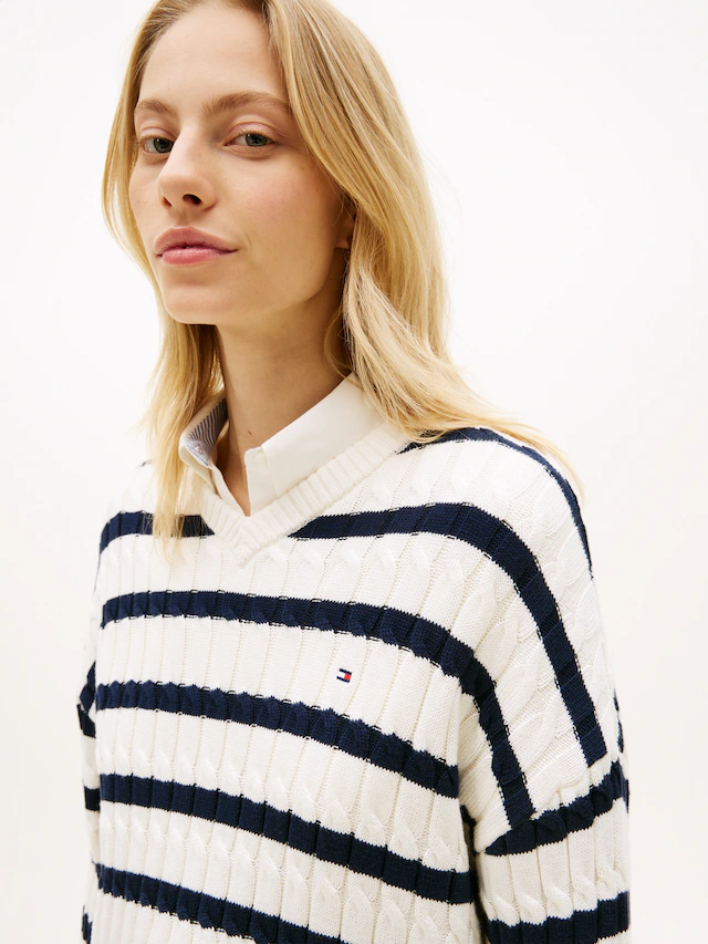 Tommy Hilfiger Strickpullover »CO CABLE MID GG RLX LS V-NK SWT« mit Zopfmuster