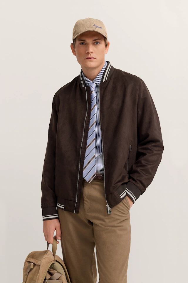 bugatti Collegejacke »Regular Fit« wasserabweisend trotz leicht perforiertem Oberstoff
