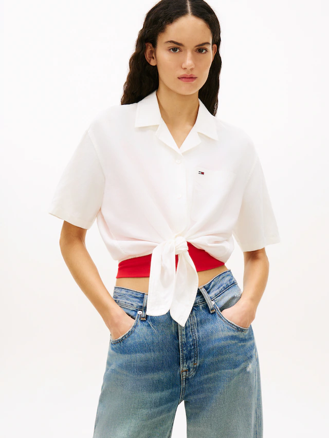 Tommy Jeans Kurzarmbluse »TJW TIE FRONT LINEN SHIRT« mit Knoten-Detail am Saum, Relaxed Fit