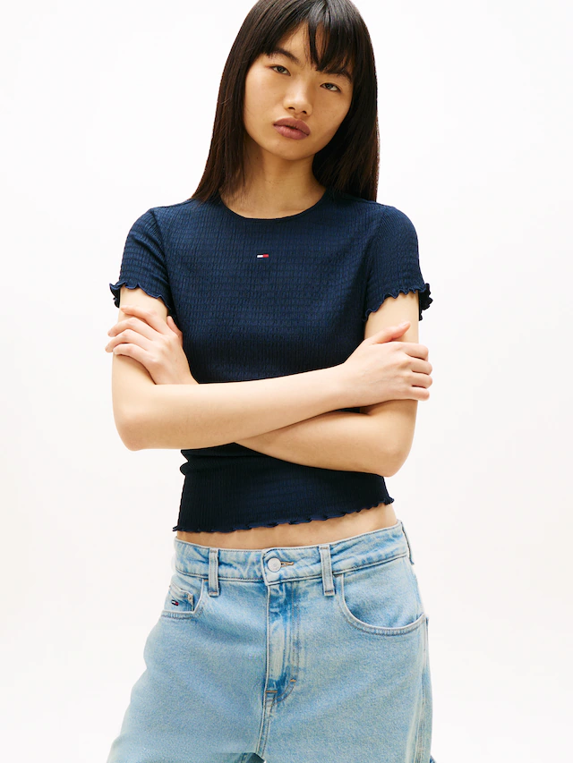 Tommy Jeans Kurzarmshirt »TJW SLIM SMOCK SS TEE« aus Seersucker, mit Kräuselsaum