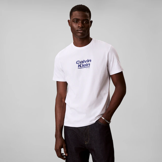 Calvin Klein Jeans T-Shirt Rundhalsausschnitt, Regular Fit, Logoschriftzug