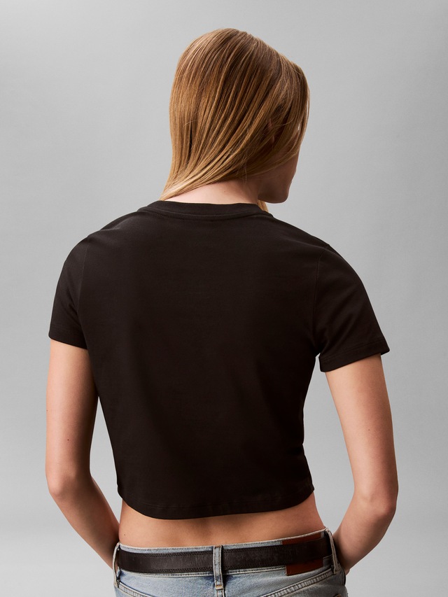 Calvin Klein Jeans T-Shirt »LOGO CROPPED TEE« Boxy fit mit Rundhalsausschnitt, mit Logoschriftzug