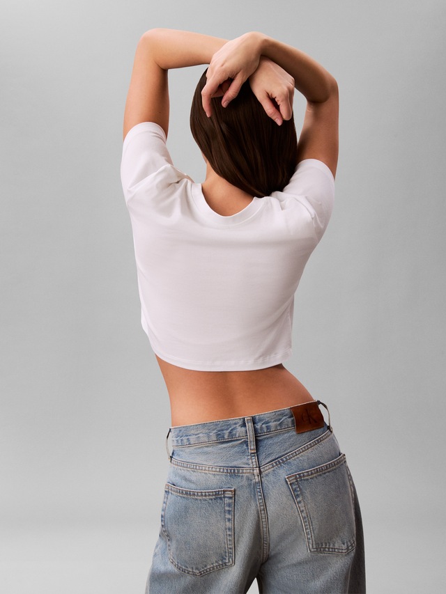 Calvin Klein Jeans T-Shirt »LOGO CROPPED TEE« Boxy fit mit Rundhalsausschnitt, mit Logoschriftzug