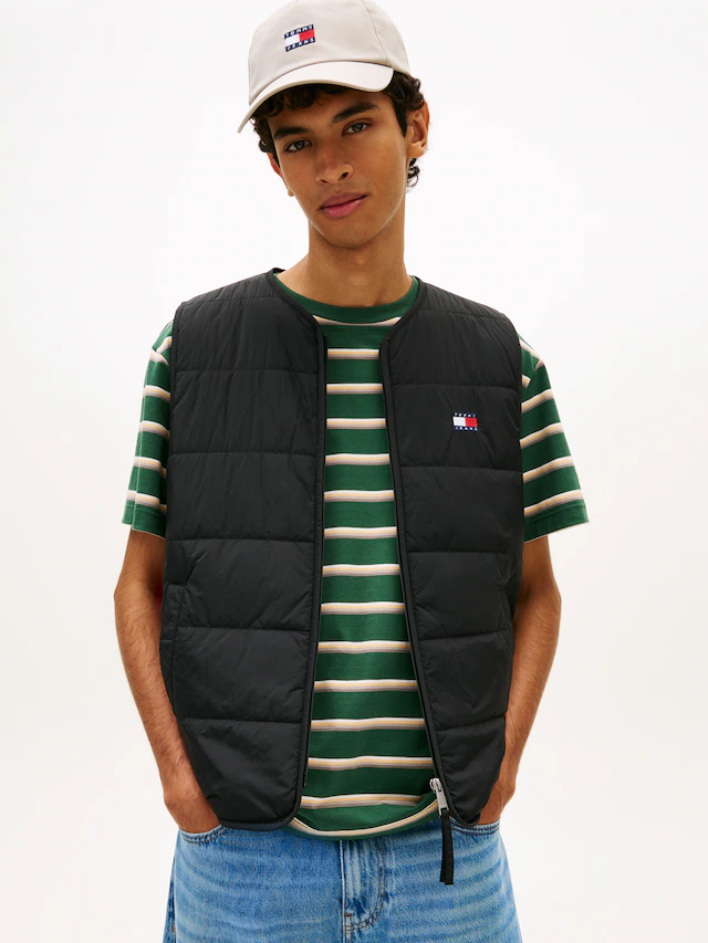 Tommy Jeans Steppweste »TJM HERITAGE FLAG QUILTED« Underliner Regular fit mit Rundhalsausschnitt
