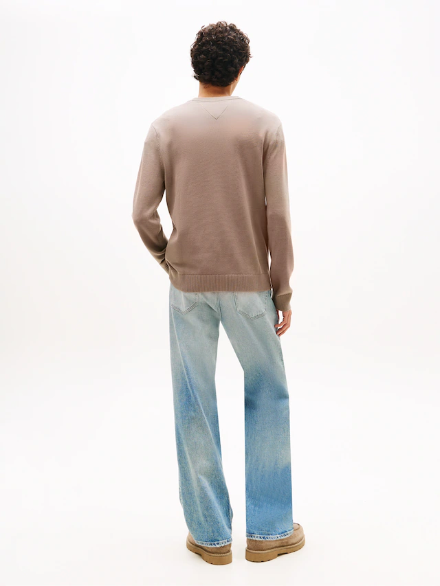 Tommy Jeans Strickpullover »TJM SLIM FIT LIGHT SWEATER« Slim fit mit Rundhalsausschnitt