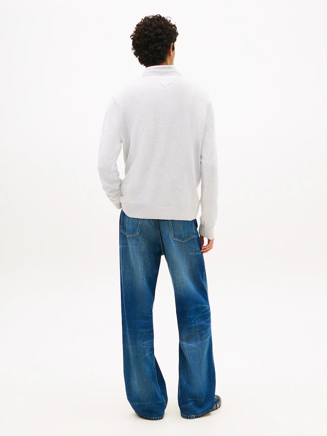 Tommy Jeans Strickpullover »TJM SLIM FIT LIGHT SWEATER« Slim fit mit Rundhalsausschnitt