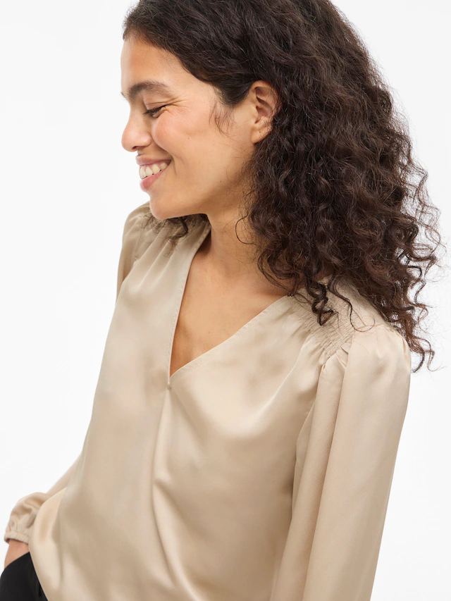 Vila Langarmshirt »VIELLETTE L/S SMOCK SATIN TOP - NOOS« Kunstfaser, regular fit
