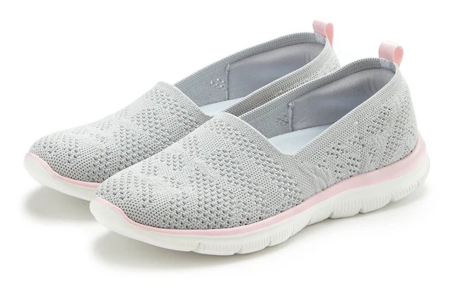 LASCANA Slipper »Ballerina, Sneaker, Freizeitschuh, Slip-On-Sneaker,« zum Reinschlüpfen, ultraleicht VEGAN