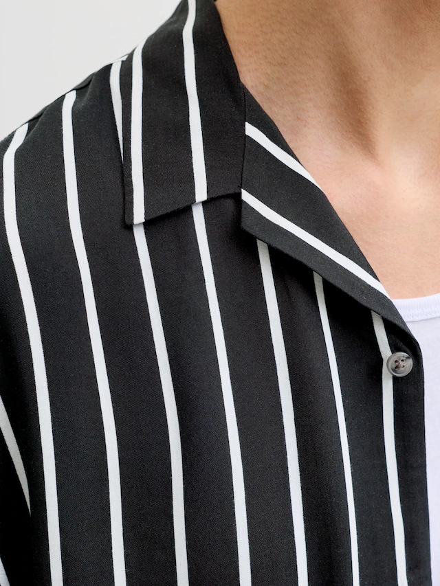 Jack & Jones Kurzarmhemd »JJEJEFF RESORT STRIPE SHIRT S/S SN« Viskose, loose fit
