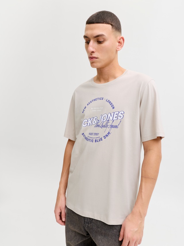 Jack & Jones Rundhalsshirt »JJELOGO TEE SS O-NECK 2 COL SS26 SN« mit Grafikprint