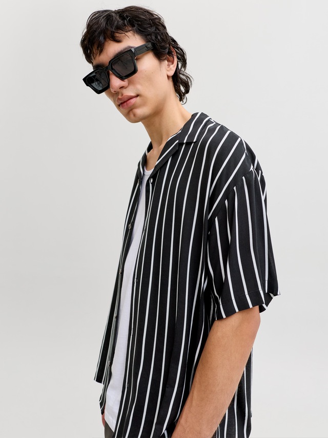Jack & Jones Kurzarmhemd »JJEJEFF RESORT STRIPE SHIRT S/S SN« Viskose, loose fit