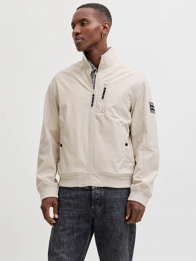 Jack & Jones Softshelljacke »JJEPARKER SOFTSHELL BOMBER SN« Softshelljacke, aus Polyester, modischer Fit, mit Brust-Reißverschluss