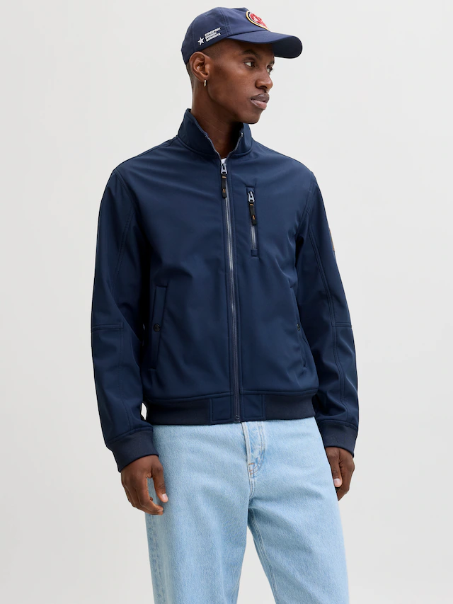 Jack & Jones Softshelljacke »JJEPARKER SOFTSHELL BOMBER SN« Softshelljacke, aus Polyester, modischer Fit, mit Brust-Reißverschluss