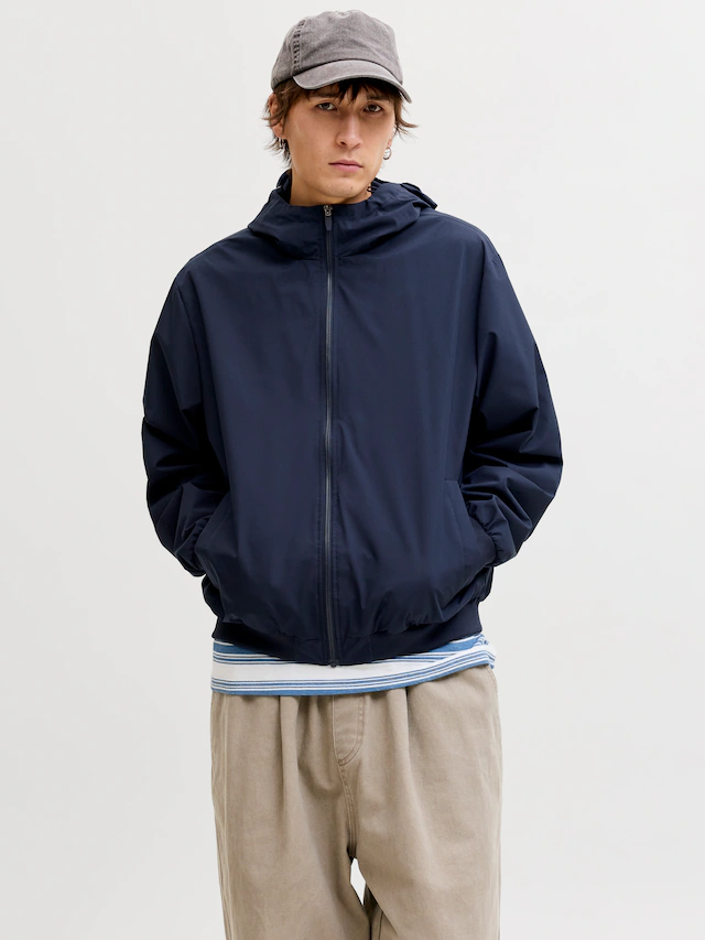 Jack & Jones Blouson »JJECHARGE LIGHT JACKET HOOD NOOS« mit Kapuze mit Kapuze