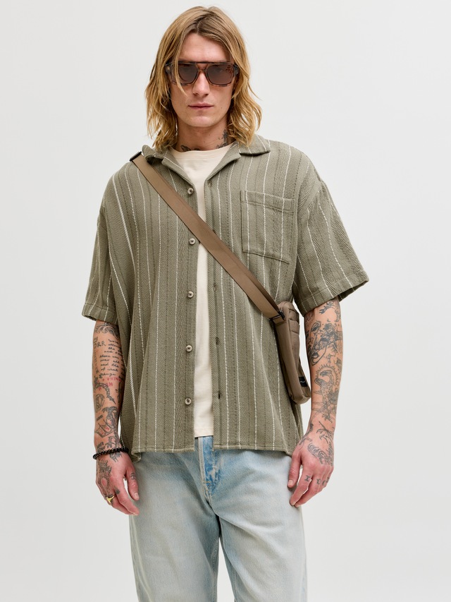 Jack & Jones Kurzarmhemd »JJEBRADLEY STRIPED RESORT SHIRT SS LN« Baumwolle, loose fit