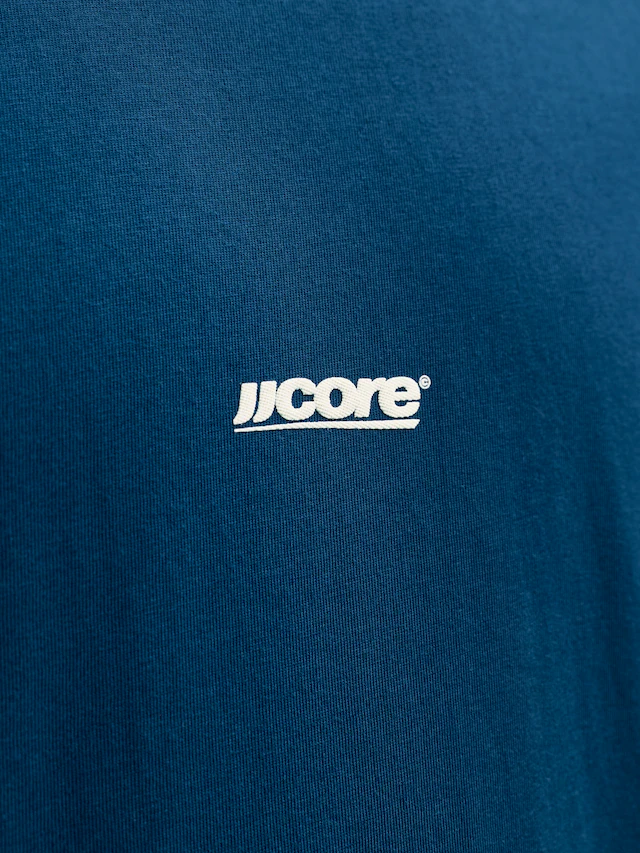 Jack & Jones T-Shirt »JCOCLUB BACK TEXT PRNT TEE SS CREW SN« mit Print