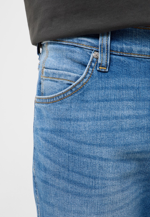 MUSTANG 5-Pocket-Jeans »Tramper Straight« mit mittelhohem Bund