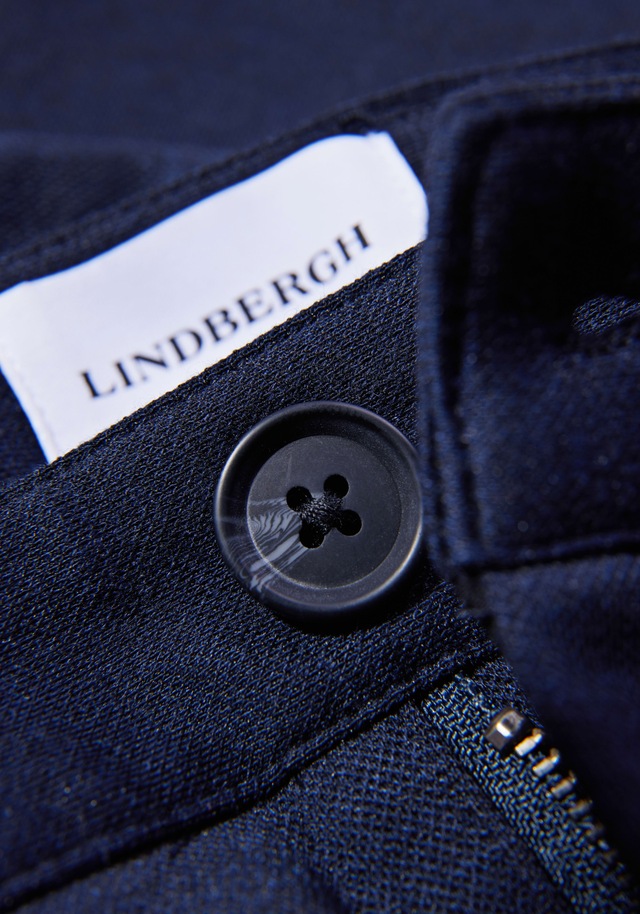 LINDBERGH Chinoshorts im Slim Fit und mit Viskose und Stretch