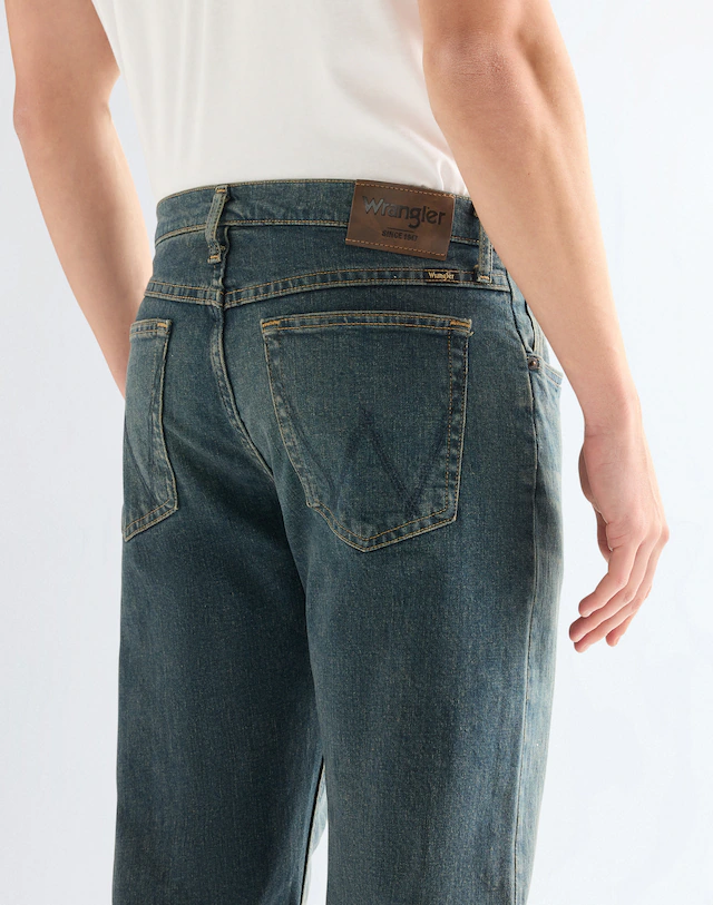 Wrangler Straight-Jeans »Foundation« aus elastischer Baumwollmischung